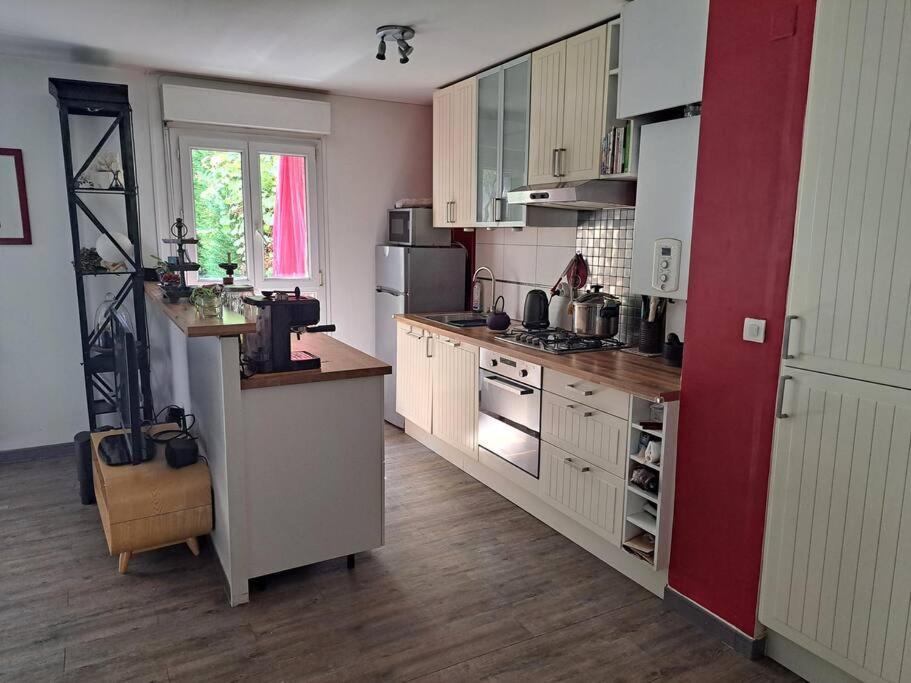 Appartement Cosy Avec Jardin Et Parking Gennevilliers Exterior photo